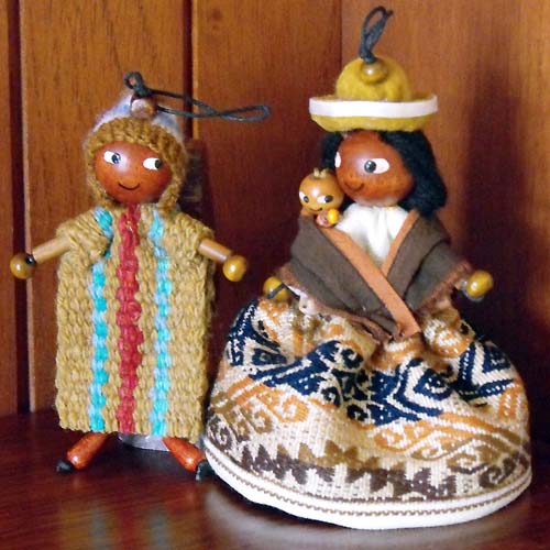 Peruanitos mit typischer Kleidung aus Puno